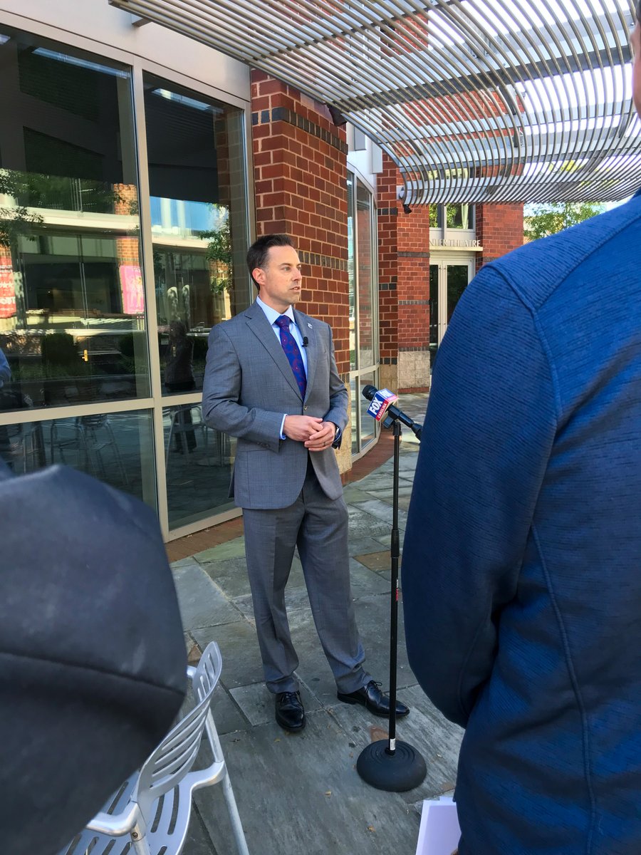 presbycollege's tweet photo. Today at the Greenville @peacecenter, President @mattvandenberg announced that PC will lean into its motto #WhileWeLiveWeServe with a challenge to high school seniors who are interested in making service their business. Read More » https://t.co/iOVYvUoqny
#PCInaugurationweek https://t.co/Ls31DsYqA4