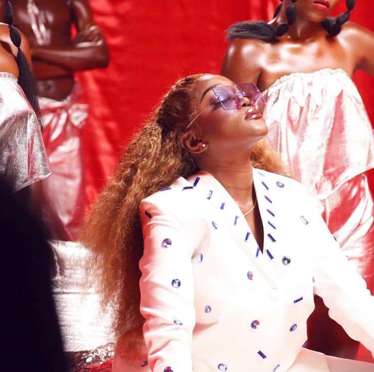 sarah_kalume's tweet photo. Mon essence c’est vous ! Merci 🤩
#queeniegang #queen #newmusic #comingsoon #localiser https://t.co/oRRX9aHsiV