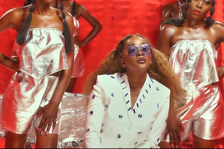 sarah_kalume's tweet photo. Mon essence c’est vous ! Merci 🤩
#queeniegang #queen #newmusic #comingsoon #localiser https://t.co/oRRX9aHsiV