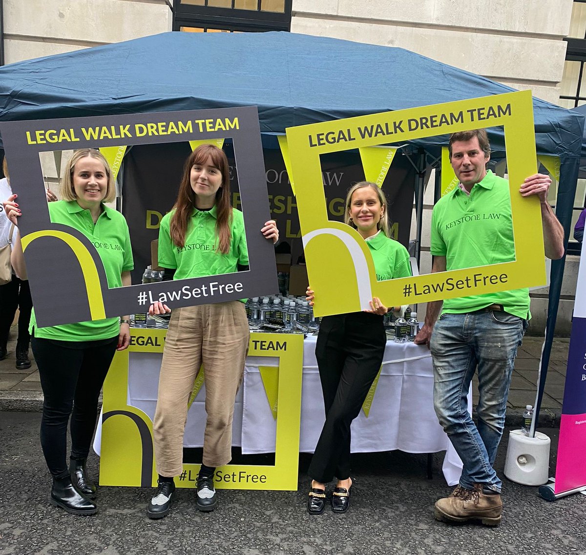 Keystone_Law's tweet photo. We are proud sponsors of this year's @londonlegal #LegalWalk to support #accesstojustice. Good luck to our team and everyone taking part! Say hello to our walkers on route or stop by our stand and find out why we are a refreshingly different law firm. #lawsetfree https://t.co/mIits20euR