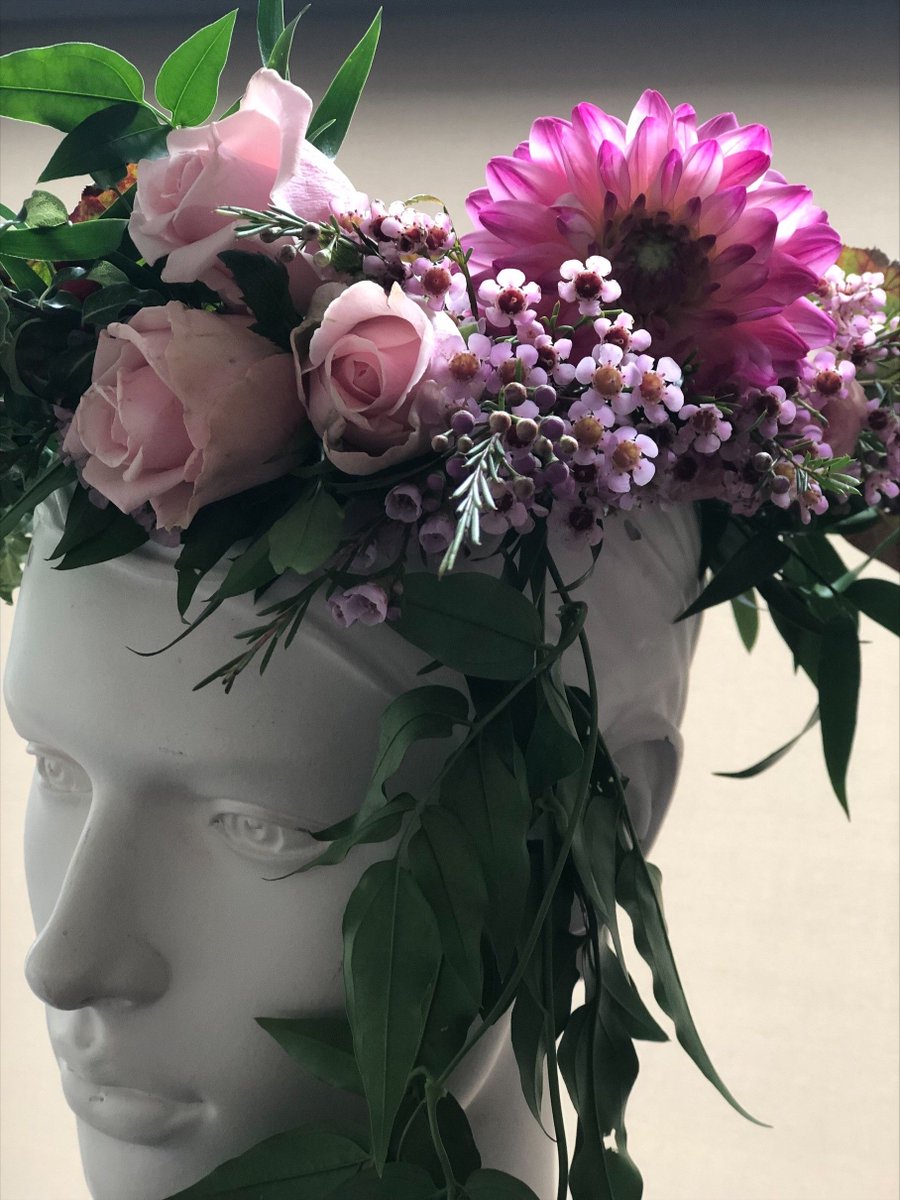We just can't resist sharing yet another amazing flower crown design from last week, our Level 3 students did such a great job! Well done George on creating this beautiful design -a crown fit for a king or queen! #flowercrown #level3floristry #kingstonmaurwardcollege