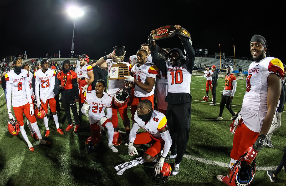 ferrisathletics's tweet photo. We're happy to report the Anchor-Bone Trophy made a short trip to Allendale on Saturday, but is safely back home in Big Rapids where it has been for 2,934 of the past 3,299 days! FSU has now won 8 of the last 9 regular-season matchups! On to Michigan Tech this week! https://t.co/b3broRCFcV