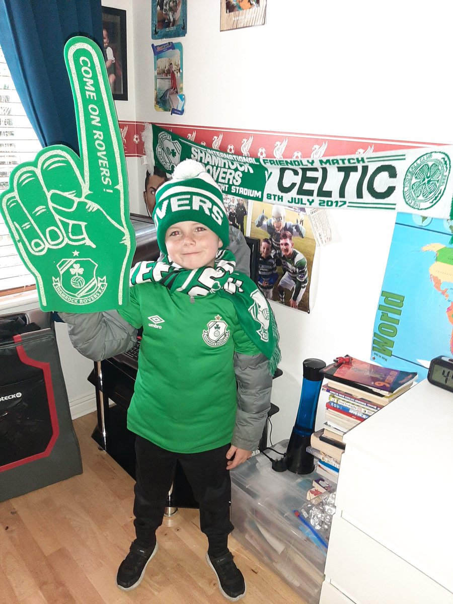 RobbieFbatch23's tweet photo. Ready to go..big night ahead...Come Mon the Hoops ☘☘☘☘☘ #srfc @ShamrockRovers https://t.co/4jS2OYmMNQ
