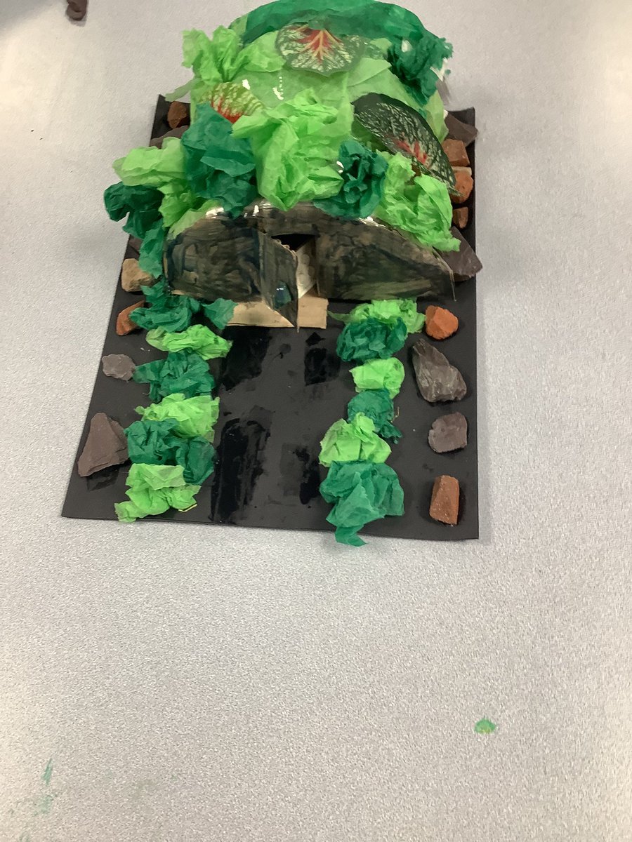 ChurchDrivePS's tweet image. Hawthorn Class has loved making Anderson shelters as part of their World War Two project. These fantastic designs all passed the ‘weight’ test. Well done everyone! @OakTreesMAT #DTprojects #WW2