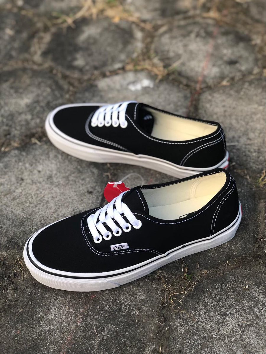 samengtra's tweet image. Halo guys, saya lagi ada dagangan sepatu Vans nih… barangkali ada yg berminat monggo langsung di Gas lurrr. Ehehew.🤩 #jualsepatu #jualvans #sepatuvans #legit