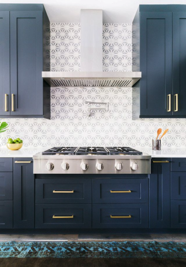 PowerPlumbingCH's tweet photo. Embrace the #MondayBlues
With this gorgeous chrome pot filler that beautiful complements these blue kitchen cabinets and mixed metals moment with the hardware. Want a pot filler? Give us a call.
#ChicagosPlumber #plumbing #Chicagoland
#potfiller #kitchendesign #homeimprovement https://t.co/ozc1dyz0hS