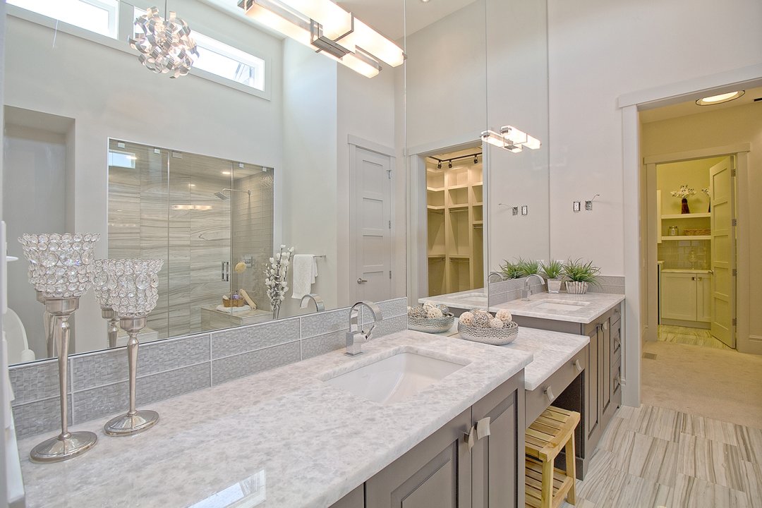 MhTimber's tweet photo. We can't live without this custom vanity😲❤😍 #medhat #yxh #homedesign #custombuilt https://t.co/KgHvoGIwx9