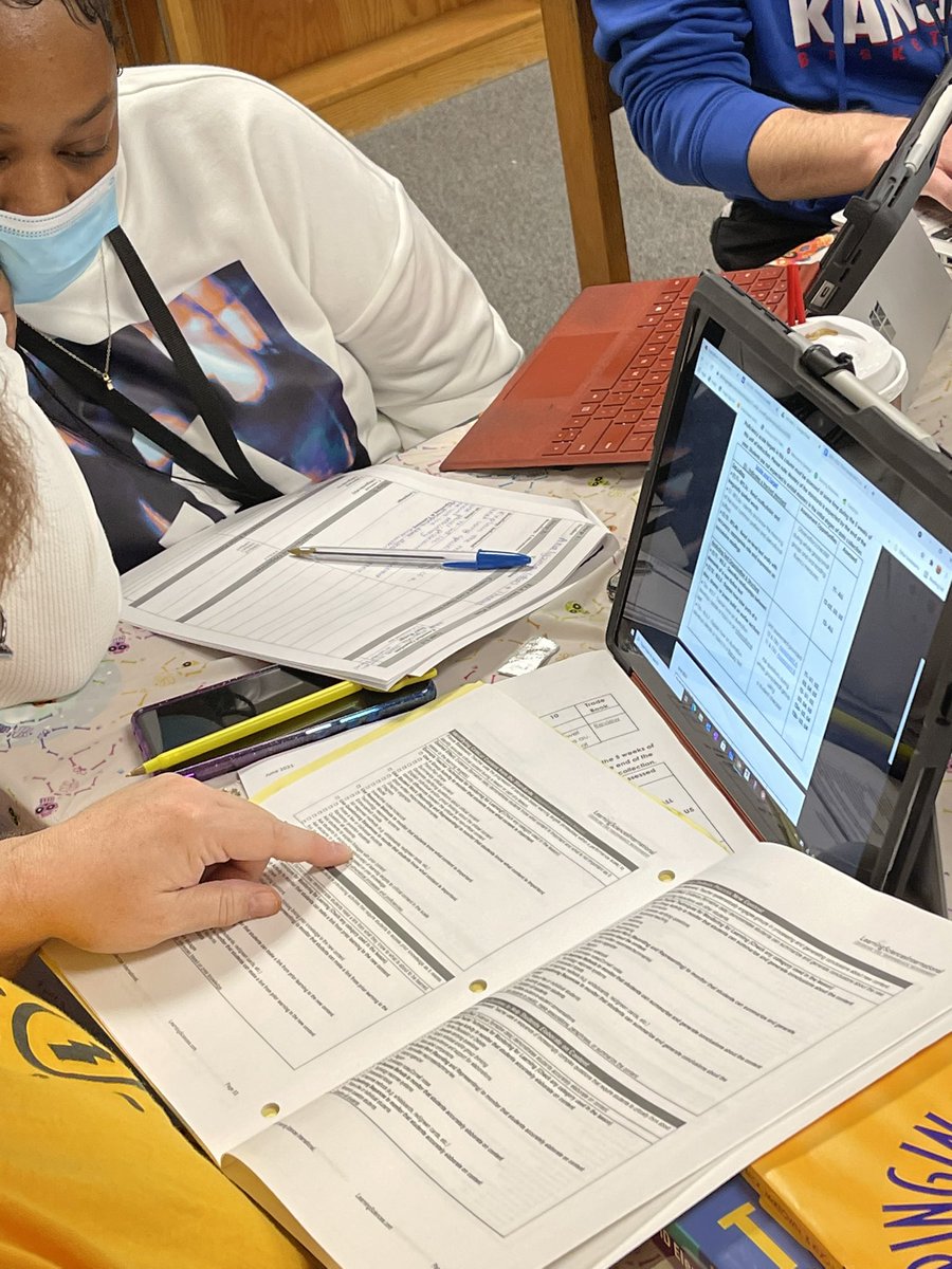 MrsKKelly19's tweet photo. I spy: William Allen White Staff working hard on purposeful planning. @WichitaUSD259 #WPSProud https://t.co/rfPOH4mYK5
