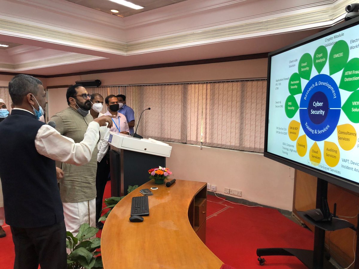 bengalurulive_'s tweet photo. MoS Rajeev Chandrasekhar launches IoT kit in #Bengaluru
Modi govt will provide policy boost to semi-conductor companies:#Minister Chandrashekhar
https://t.co/GNnNXgsHkn
#Bangalore #Karnataka #UnionMinister #INDUSIoTkit @Rajeev_GoI @cdacindia @MeityPib @GoI_MeitY @PIBBengaluru https://t.co/fOAiqGezNx