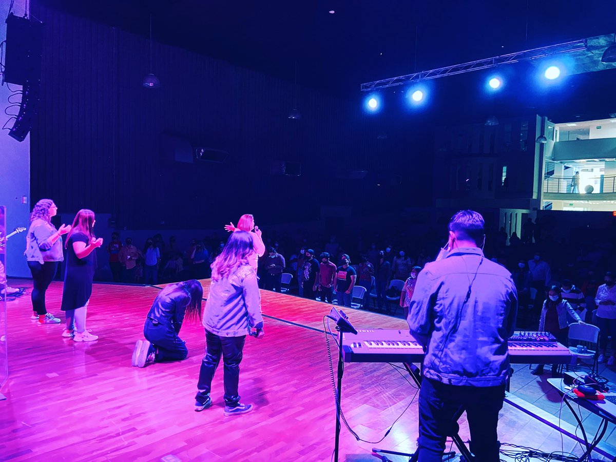 hebergaytan's tweet photo. #worship
#Comunidad
#Casaparatodos https://t.co/cDMJccAVEa