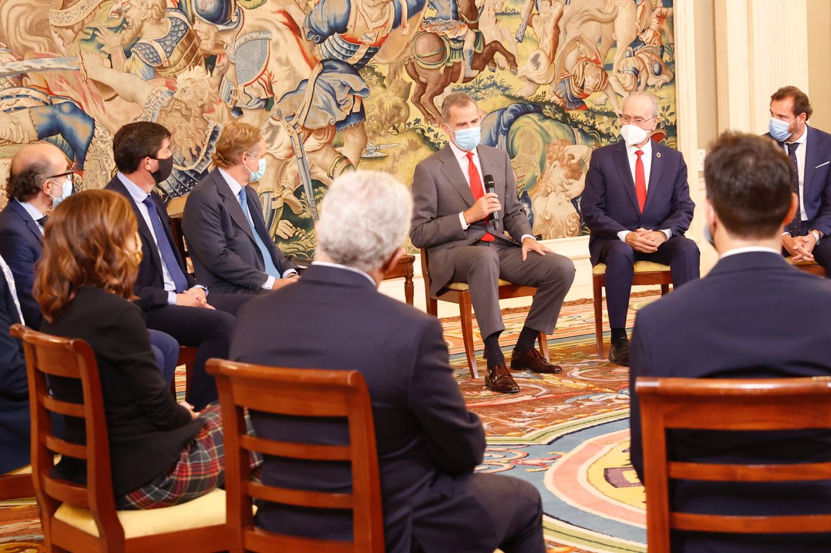 CasaReal's tweet photo. El Rey recibe en audiencia a una representación de los participantes en la X edición del Congreso “International Qualilty Tourism Forum”, el primer foro internacional sobre turismo de excelencia celebrado en España. #TuriumMadrid2021
➡️https://t.co/0oIzoCfIKT https://t.co/UgCk74mDgn