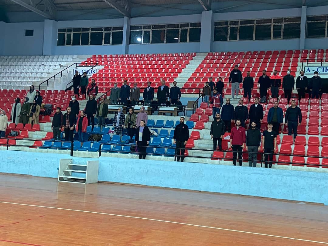 GSB_Agri's tweet photo. 📍Patnos 

Patnos İlçe Müdürlüğümüzce organize edilen ve 26 kurumun katılım sağladı '29 Ekim Cumhuriyet Bayramı' Kurumlar Arası #Voleybol turnuvası il Müdürümüz @ismailcalgangsb 'ın servis kullanımı ile start aldı. Tüm takımlara başarılar diliyoruz.
İyi olan kazansın 🤗 https://t.co/Grf9KOWmEa