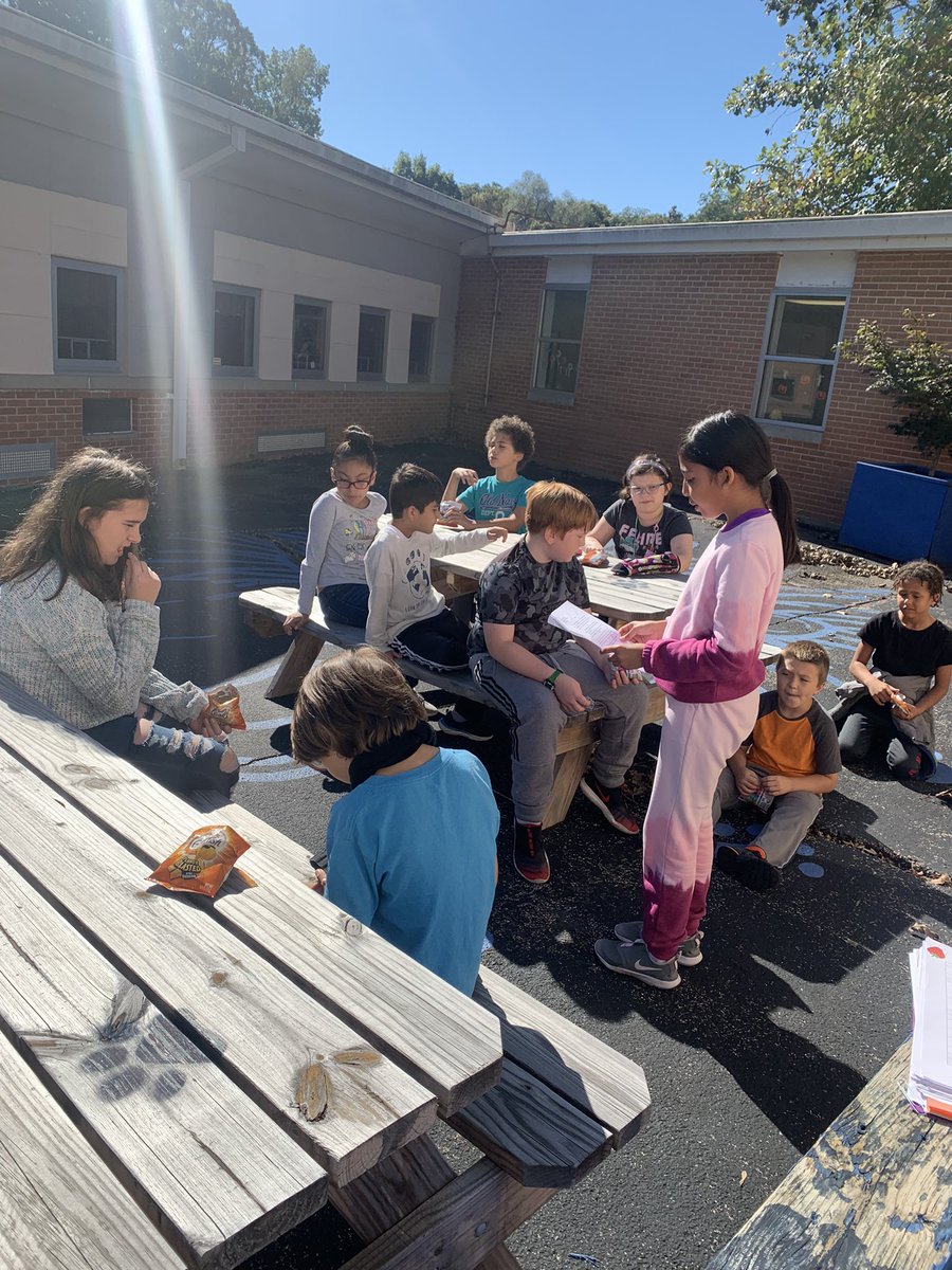 misscaruso4th's tweet image. Publishing party! Time for our stellar authors to share their personal narrative with the class! #snackshelp #freshair #fourthfun
