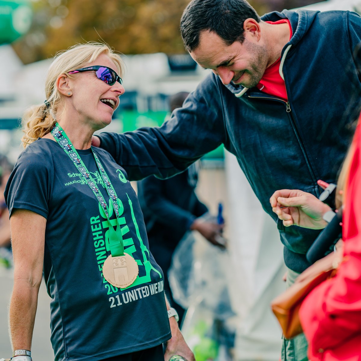 C'est indéniable, le sport est un véritable provocateur d'émotions. 
➡️ #SportAtWork by <a href="/cmarkea/">Crédit Mutuel Arkéa</a> ne déroge pas à la règle 👍

📸 On a déniché des photos des coulisses de la #TeamArkeaRunning présente au <a href="/parismarathon/">Schneider Electric Marathon de Paris</a>. Ça vous tente ?
C'était dimanche dernier ⤵️