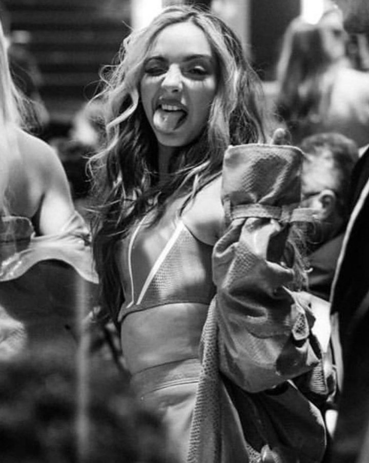 perriehourly's tweet photo. #JadeThrilwall #LittleMix https://t.co/qynrtNlKAb