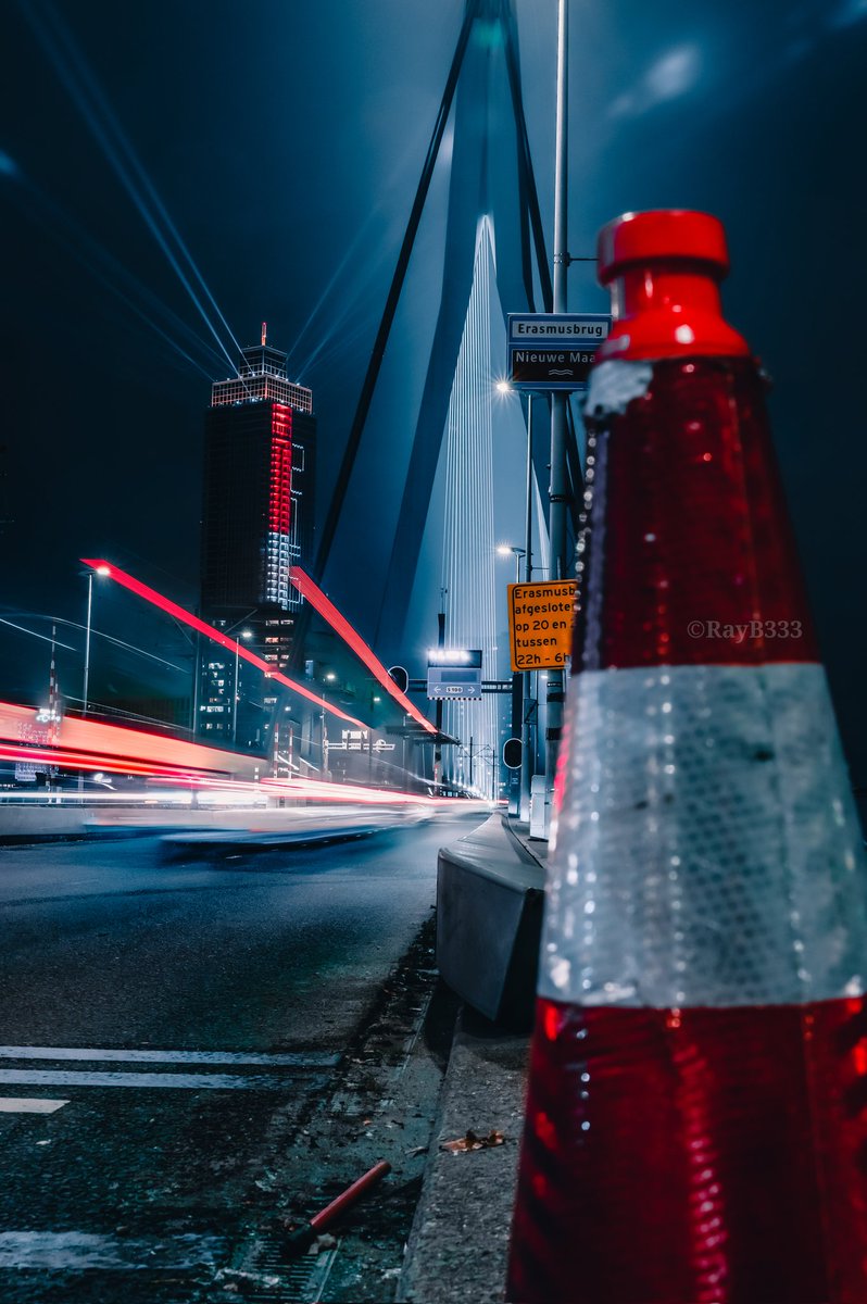 RayB333's tweet image. ⚠️Watch Out! On my way to the new "de Zalmhaven" tower!
#zalmhaventoren #rotterdam #Longexposure #architecture #NightPhotography #cityscape #bealpha #SonyAlpha
