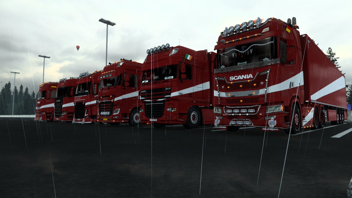 HonourRose's tweet photo. Some photos I took of @redlinecargovtc at the @TruckersFM convoy. Also Thank you to some of their drivers for letting me hang out with them at the show the day before <3 https://t.co/KBU70aMfTl