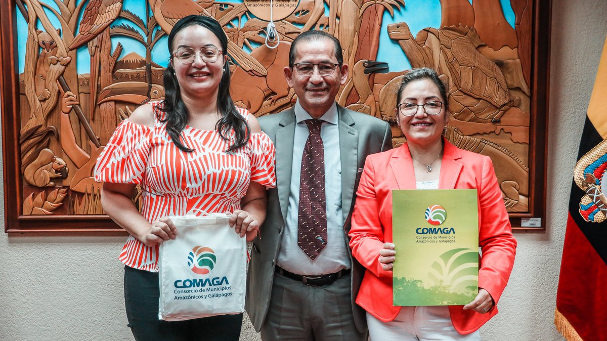 comagaec's tweet photo. El Ing. Fredy Armijos Pérez, Alcalde de Nangaritza, Presidente del  COMAGA, y la Magíster Marcelita Arroyo Arévalo, Presidenta de la Red GESODEL,  suscribieron la Carta de Intención de Colaboración y Cooperación cuyo objetivo  es facilitar y promover el trabajo colaborativo https://t.co/ltBtOlbroI