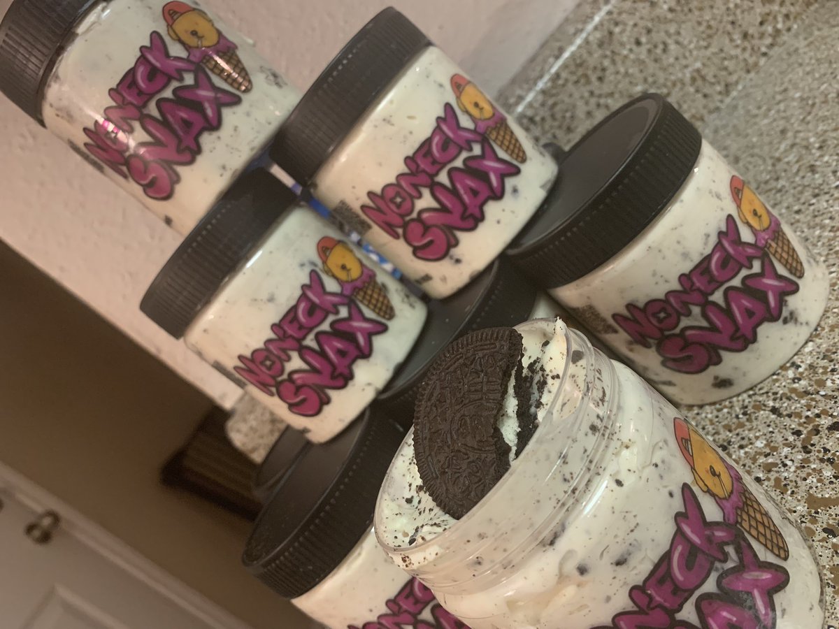 NoNeckSnax's tweet photo. Ice Cream 🍨 200MG 
- Cookies &amp; Cream
- Chocolate w/ infused brownies 
$25 

Preorder for Friday 10/22 
Houston, TX 77090 pick ups. https://t.co/B631CgsRtt