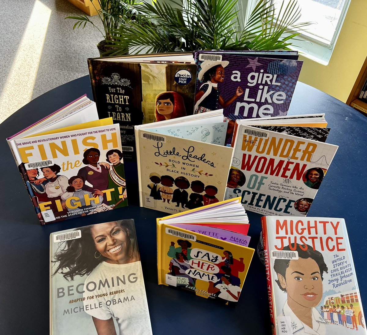 Recognizing Women’s History Month in our Learning Commons <a href="/charlesgordonps/">Charles Gordon SPS</a> <a href="/DaveTerminesi/">David Terminesi</a> <a href="/JodiBarrett15/">Jodi Barrett</a> #empoweringwomen #extraordinarywomen #youngwomenonthemove