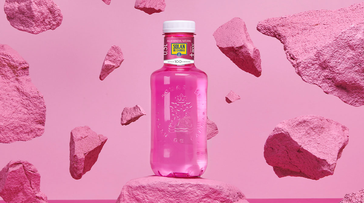 Nuestra icónica botella rosa se ha convertido en un símbolo de apoyo contra  el cáncer de mama. Un año más, reflejamos en ella toda la fuerza, la  esperanza y el apoyo que