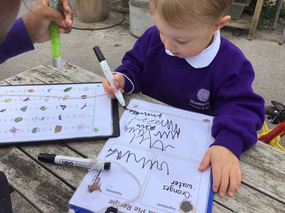 aspear_'s tweet photo. Lots of exploring in nursery this morning. We’ve had a master chef writing a recipe for us to make our very own pie! 👨‍🍳 Rescuing the dinosaurs from the muddy swamp was hard work too🦕 @MissWhitehurst_ @RowParkAcademy https://t.co/51bdgcHTBb