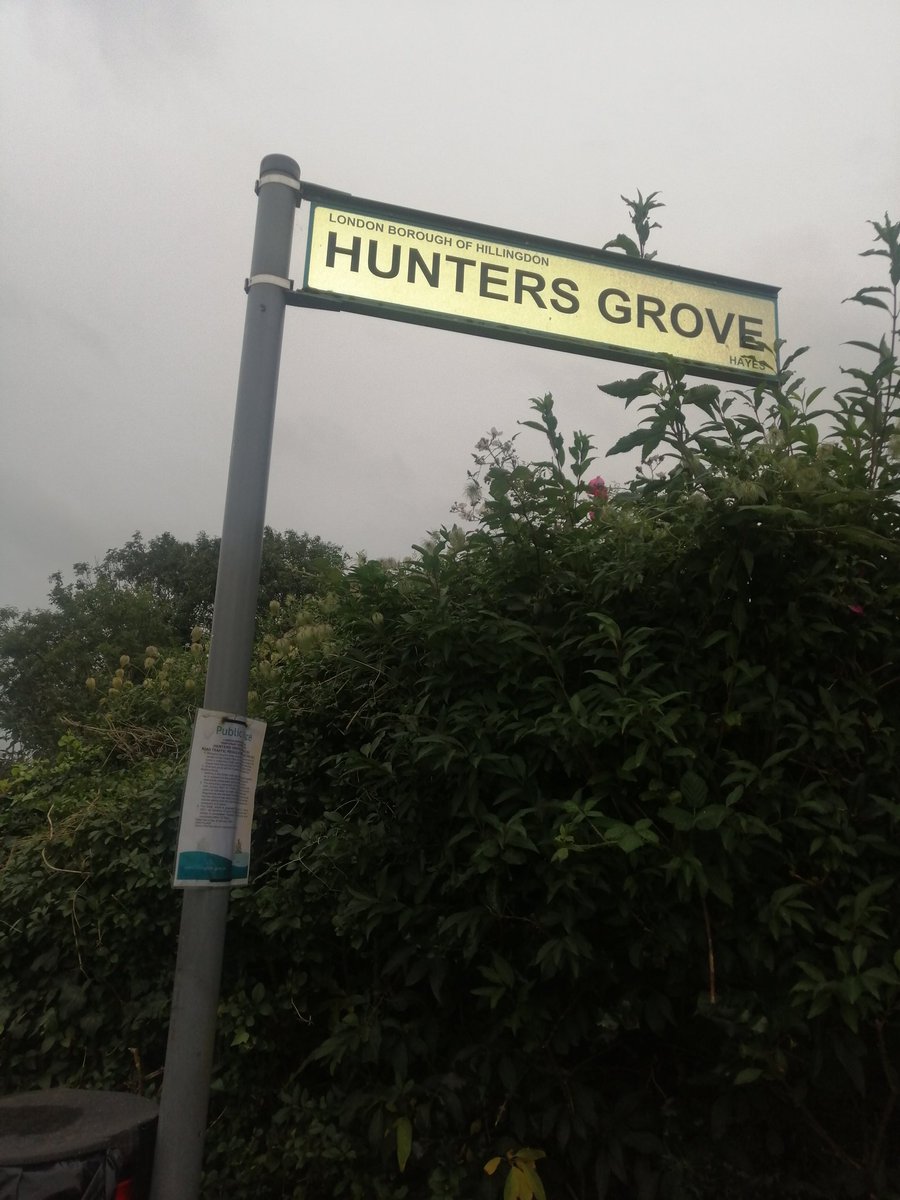 johnholland713's tweet photo. @Hillingdon Once again I'm having to report this, the bin is attracting people to dump rubbish which ends up in my garden. The bin needs to be removed as soon as possible as it is a health hazard. https://t.co/VeEePupAdB