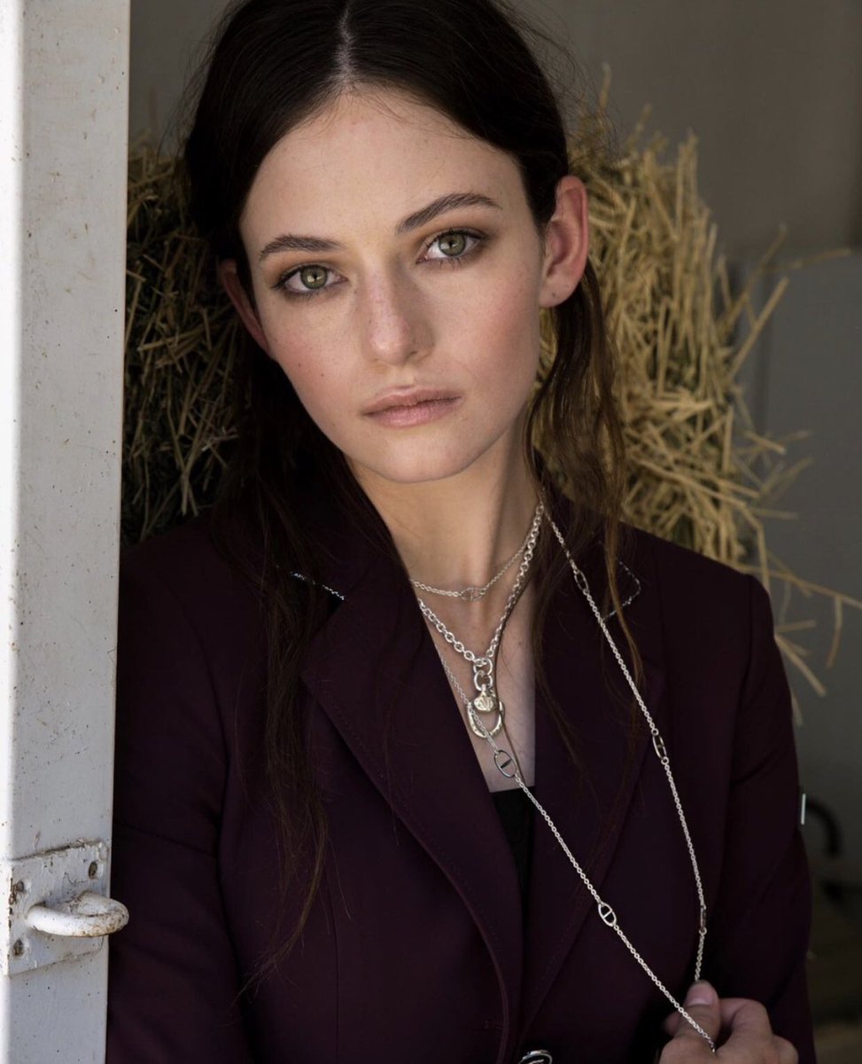 (📷) #mackenziefoy จาก magazine EQluxe ค่ะ มีใครคิดถึงน้องบ้างไหมน้า 🥺🤎