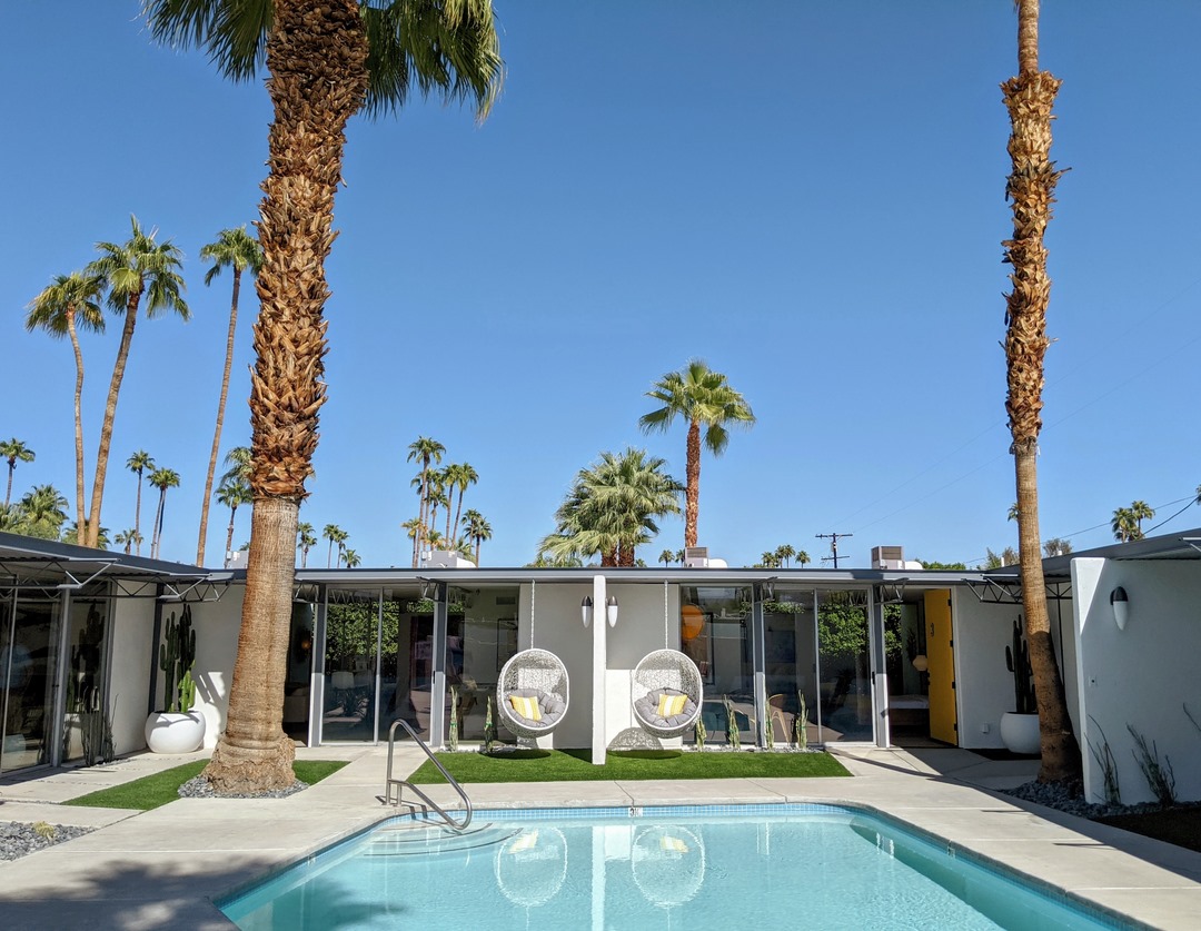 ModernismWeek's tweet image. What a weekend! Thanks to our amazing guests, volunteers, homeowners, event organizers, sponsors &amp;amp; more for making #FallPreview possible.

The fun continues with #ModernismWeek, Feb. 17-27, 2022. Preview the program on Oct. 22, before tickets go on sale Nov. 1, 2021 at noon PDT.