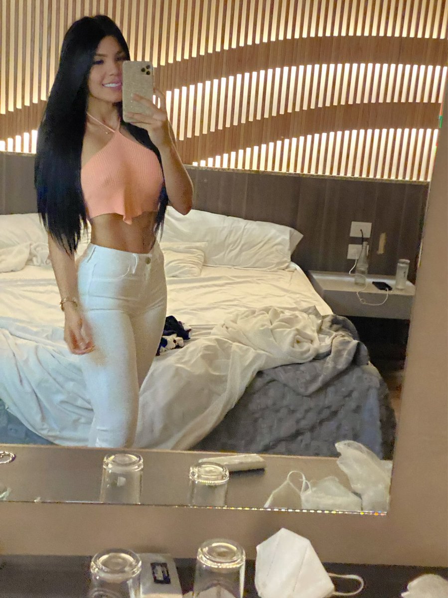 Feliz inicio de semana mis corazones🍊