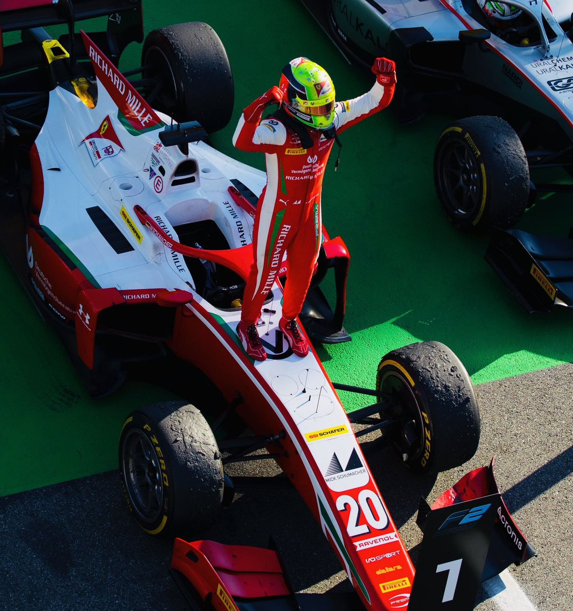 F2simulada tweet media