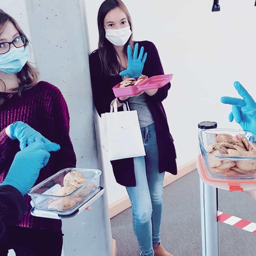 Welcome to all the new students starting their master's at the GTC today!🧠🎉
We had a lot of fun preparing the welcome bags and the cookies for you🍪 If you have questions or are interested in joining us, just DM us 📩
Also big THANK YOU to the <a href="/GTC_Tue/">Graduate Training Centre of Neuroscience</a> for supporting us😊