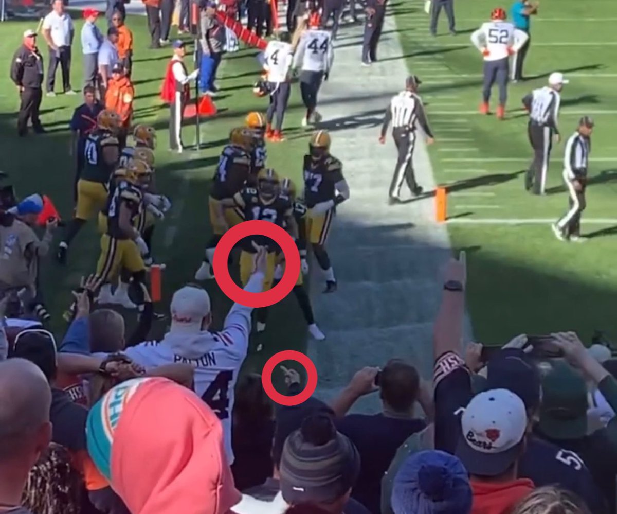 When #Packers QB Aaron Rodgers was asked postgame about his “I still own you!” comments to the #Bears crowd, he said: “Sometimes you black out on the field... I looked up in the stands and all I saw was a woman giving me the double bird"

Well - there were many of them.