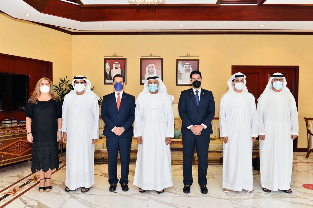 propanamagob's tweet photo. Acompañámos a @micipma en una reunión en la @adchamber 🇦🇪  para promover, mejorar y acercarnos a las más de 100,000 empresas del Emirato, presentándoles a Panamá como un destino seguro para las inversiones.  🤝🏻🌐📍🌎 

#InvestinPanama #PanamaDeModa https://t.co/wwz0XH3X3x