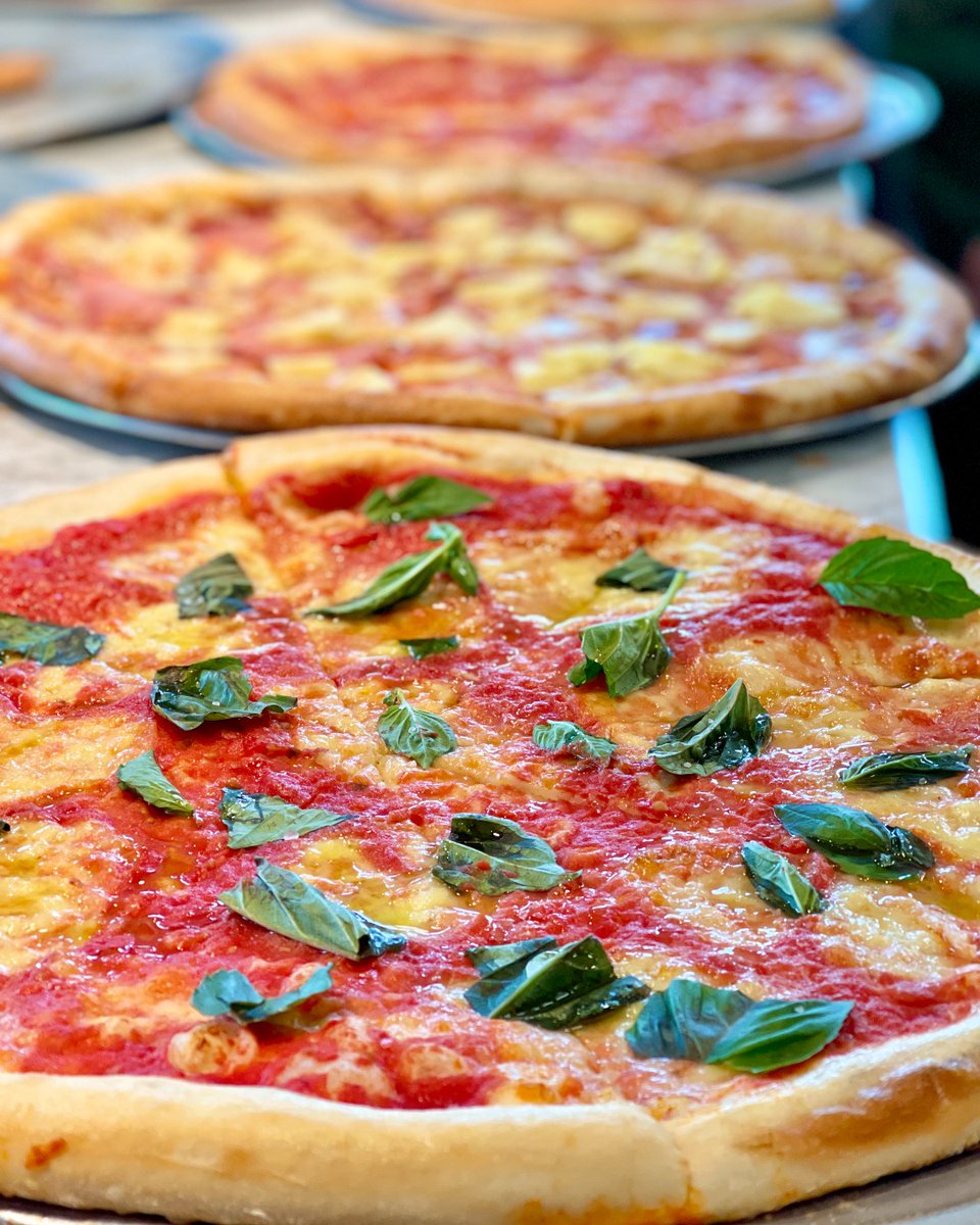 pagliaccipizza's tweet photo. Already need a break from Monday? Come by for lunchโ we've got the Margherita on the slice bar today, along with the Brooklyn Bridge, Cheese, and Extra Pepperoni!
#pagliaccipizza #mondaysamirite #slicebar #isitlunchtimeyet #za #everyday https://t.co/AisQzwTcfn
