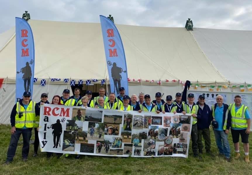 BF_NHS's tweet photo. Last month hundreds of metal detectors were welcomed to a local farm by kind permission of the landowner. The Rodney Cook Memorial Rally has raised an incredible £4,000 towards a CT scanner for the Radiotherapy Centre
#CTScanner #SwindonRadiotherapyCentre #RodneyCookMemorial https://t.co/1VTwyXQOGQ