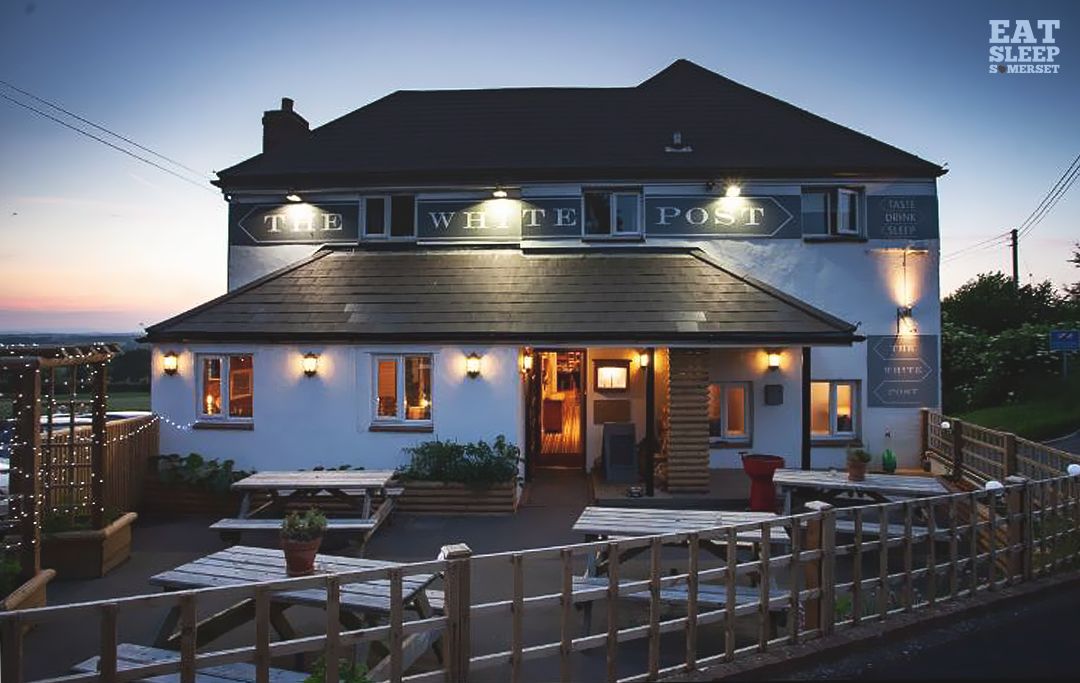 .<a href="/TheWhitePost/">TheWhitePost</a> - The only pub in the UK that straddles two county borders. Dine in this award winning restaurant and enjoy the far reaching views across the beautiful Dorset and Somerset countryside, where they source their fantastic ingredients. eatsleepsomerset.co.uk/places-to-eat-…