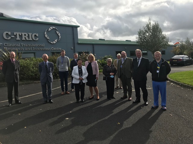 C_TRIC's tweet photo. @C_TRIC CE and @WesternHSCTrust  CE were delighted to welcome @Hon_Irish Trustees and @Derry_Chamber and to showcase our exemplar #patient focused #clinicalresearch #personalisedmedicine research and facilities @dcsdcouncil @UlsterUni https://t.co/HgR1lCpaMX