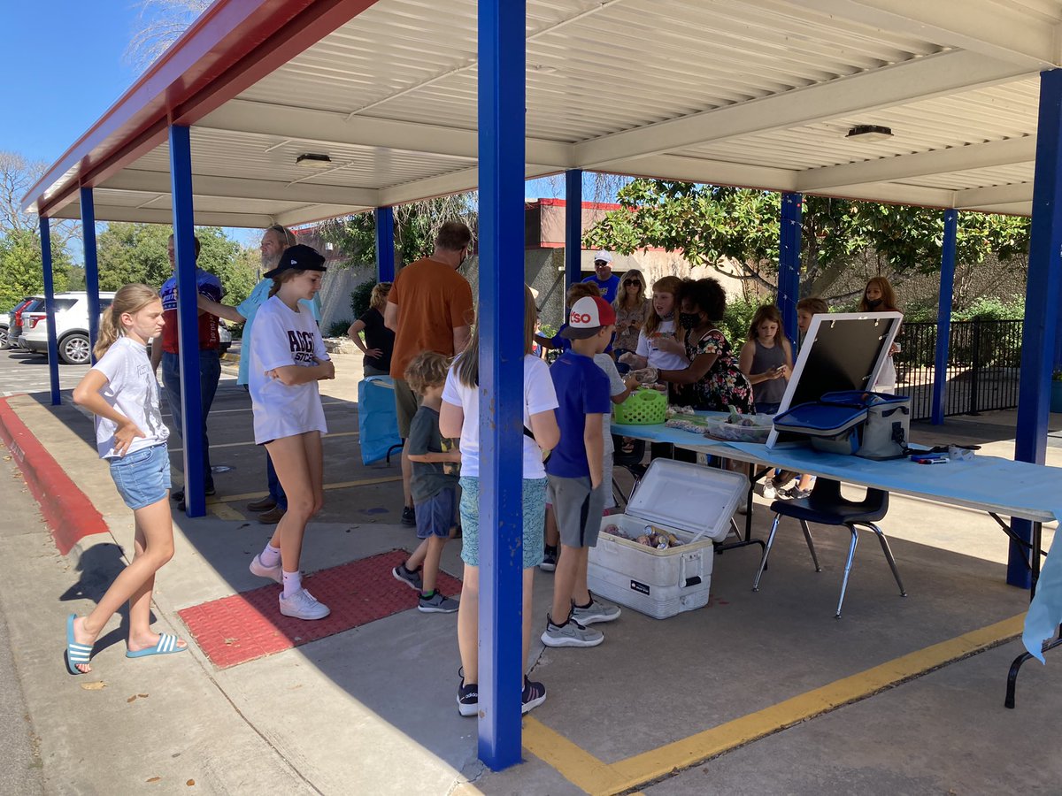 SO proud of these <a href="/SpicewoodPYP/">Spicewood Elementary</a> 5th graders taking action! They raised over $400 and are now moving on to purchase and paint a new Buddy Bench for our playground ❤️🥳👏