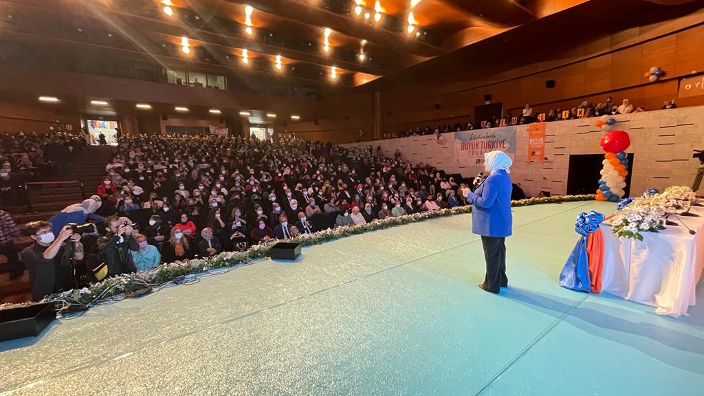 aysekesir's tweet photo. Osmanlı Devleti'nin ilk başkenti Bursa'da,"Kadın Emeği Türkiye'nin İstikbali" programımızda, hayali, hedefi, heyecanı olan kadınlarla buluştuk. Girişimci kadınların başarı öykülerine şahit olduk. Devlet destekleriyle ilgili bilgi paylaşımı yaptık. 

#KadınlarlaBüyükTürkiyeYolunda https://t.co/L3LkiMKw2W