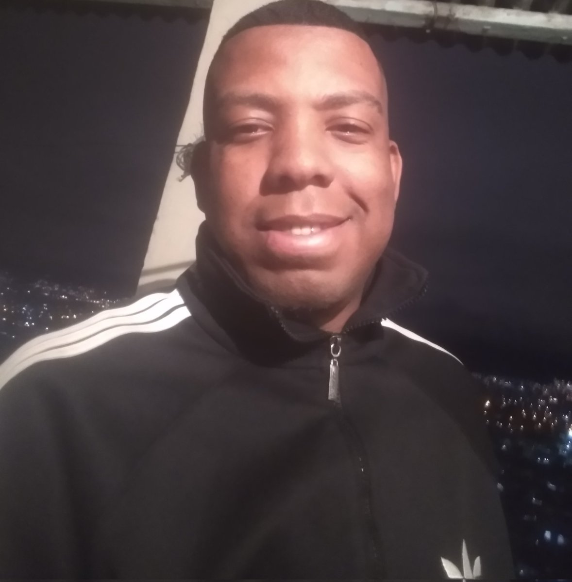 LuanMar15326260's tweet photo. ❄️🥶 Carioca não suporta tanto frio assim. Kk "A graça nos basta"
#FotoDeOntem https://t.co/1j8cxY2LPS