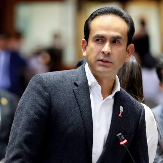 DanielCamargoMX's tweet photo. #LaPolémica | ¿Es el #PRImexiquense un trampolín a la #gubernatura? MI #Opinión en #CuestiónDePOLÉMICA  
🔴✍🏻¿Tendrán eco palabras del nuevo dirigente panista Anuar Azar? 🔴✍🏻Trazan el camino de la hija del alcalde de Neza. 
Aquí la columna 👇🏻 
https://t.co/K35UOs4l2R https://t.co/PLfkQvY0eI