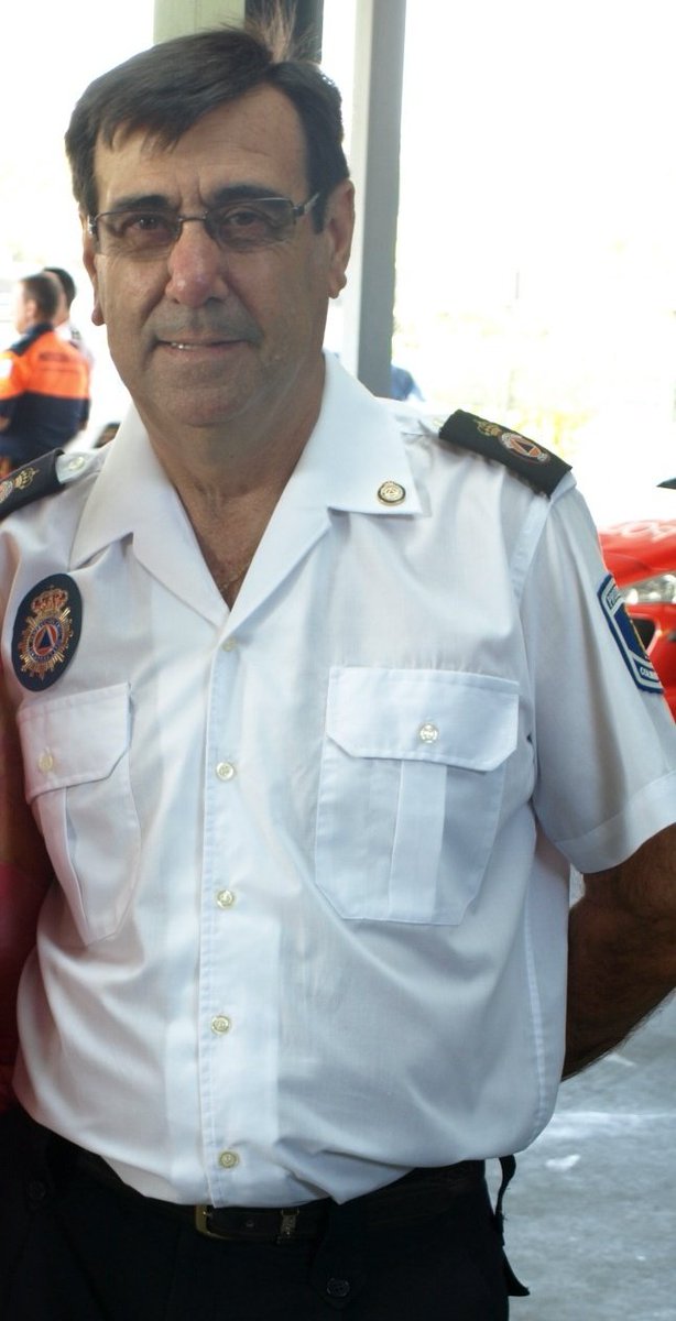 pcivilcv's tweet photo. Hoy, con gran pena en nuestros corazones, despedimos a nuestro amigo y compañero Loren. Tutor de muchos, gran compañero y mejor voluntario. Colmenar tiene a un naranjito más cuidando desde arriba. Que la tierra te sea leve, amigo. D.E.P. https://t.co/cJkA3yPViD