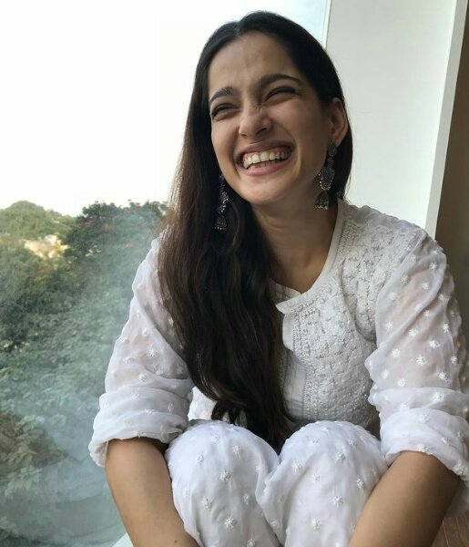 Gud Evening Fans!
#navratri2021
#Todaysspecial
#white

पांढरा रंग शुद्धतेचा आणि पावित्र्याचा 😊
<a href="/bapat_priya/">Priya Bapat</a>