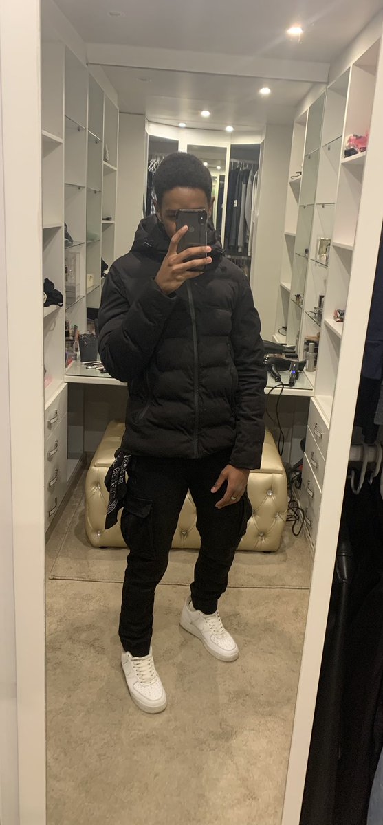 All black goes♠️