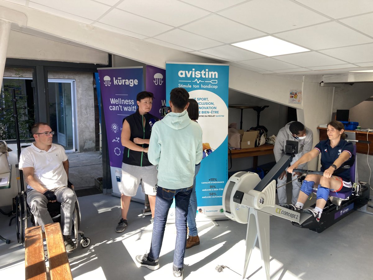 Lancement Avi’Stim au CALyon ⁦<a href="/FFAviron/">Fédération Française d'Aviron</a>⁩ ⁦<a href="/ViePubliqueCom/">Agence Vie Publique</a>⁩ ⁦<a href="/apfhandicap/">APF France handicap</a>⁩ #avironsante