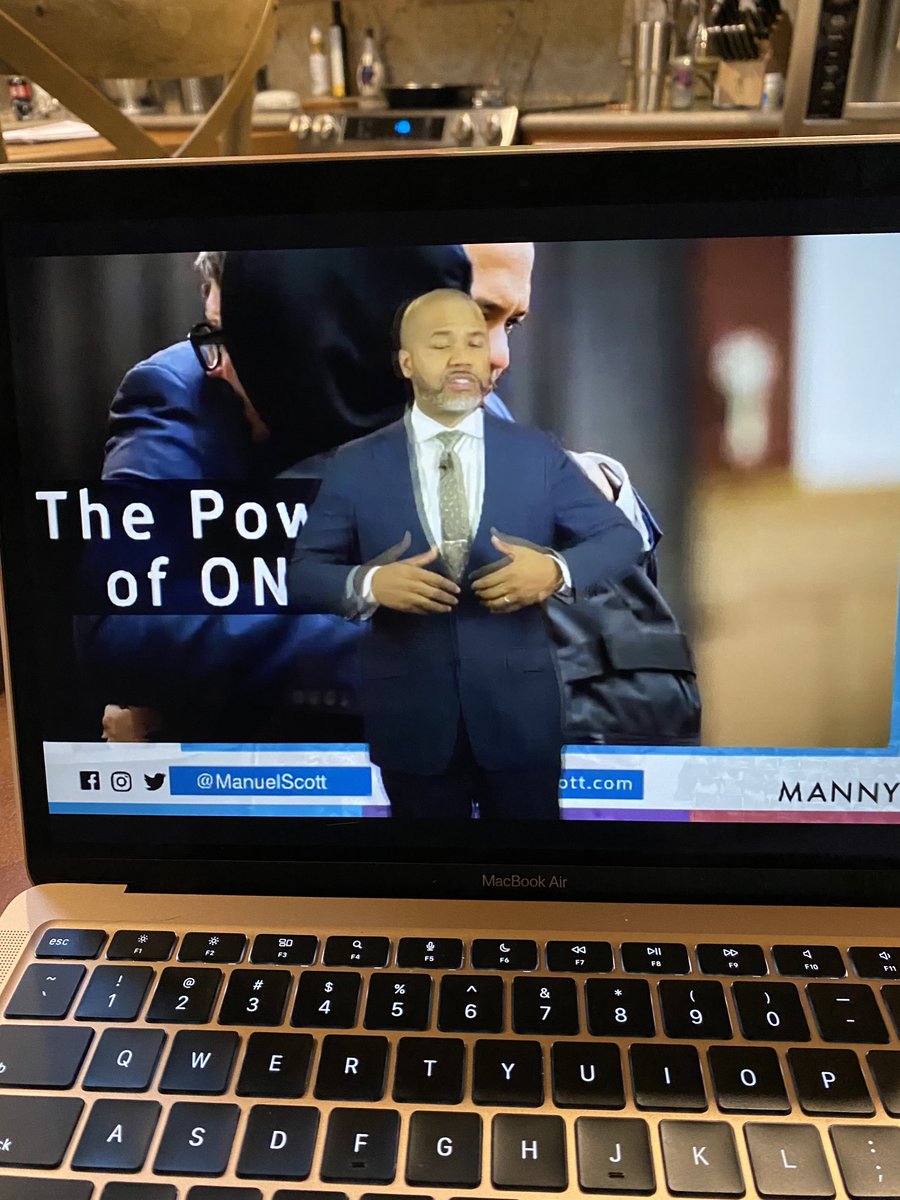 PKSDlovesbooks tweet media