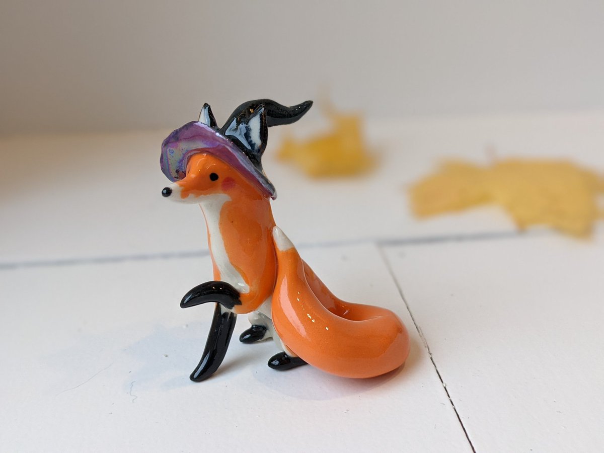_kness's tweet photo. Wizard Fox, porcelain, gold and pearl. https://t.co/dtvCh46z1c