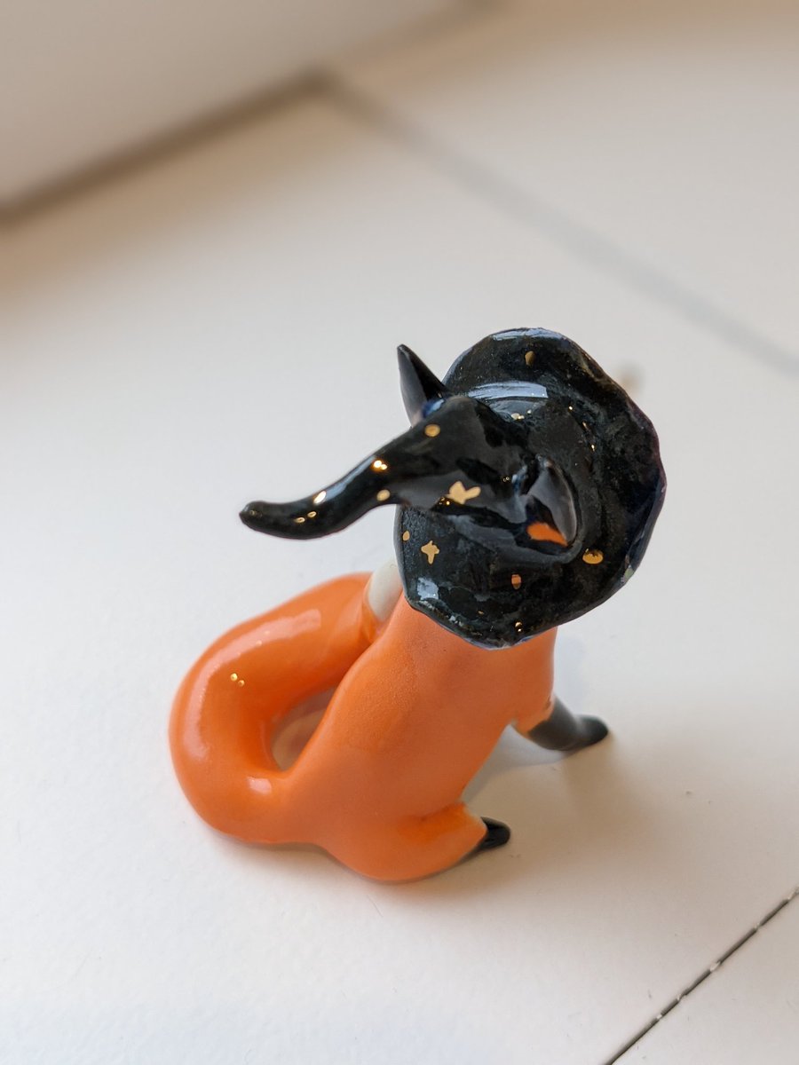 _kness's tweet photo. Wizard Fox, porcelain, gold and pearl. https://t.co/dtvCh46z1c