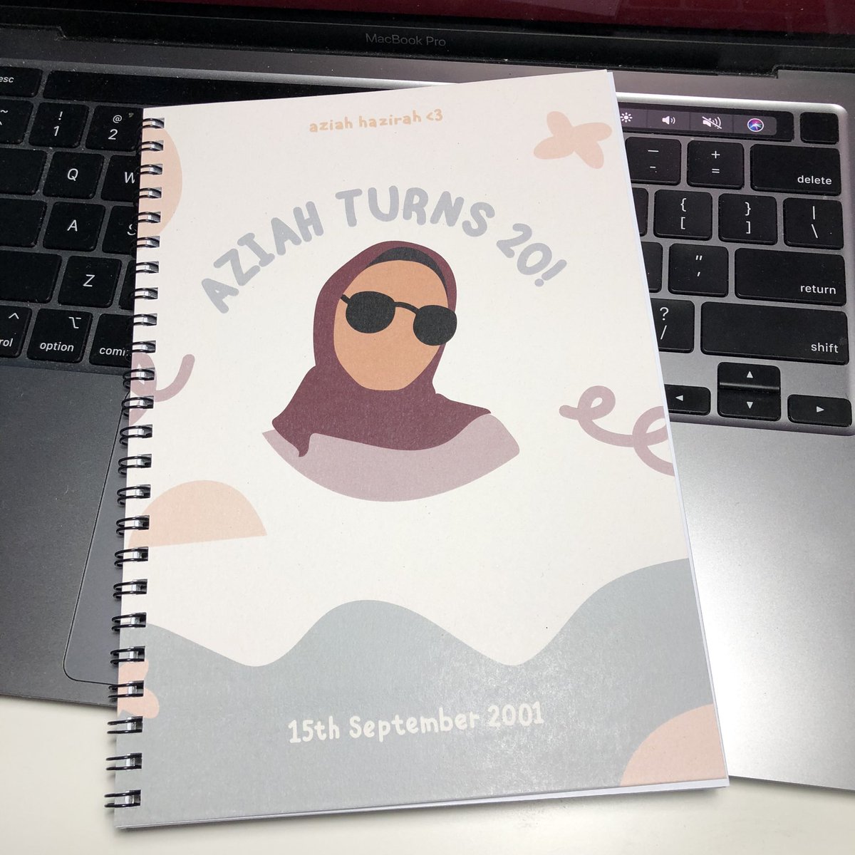 serationery's tweet photo. hi pls rt for my rezeki, tak beli takpe, janji rt 🥺

Custom notebook, RM18
Buy 3 free 1

https://t.co/dKpWDuByq2 https://t.co/nriXXesxYE